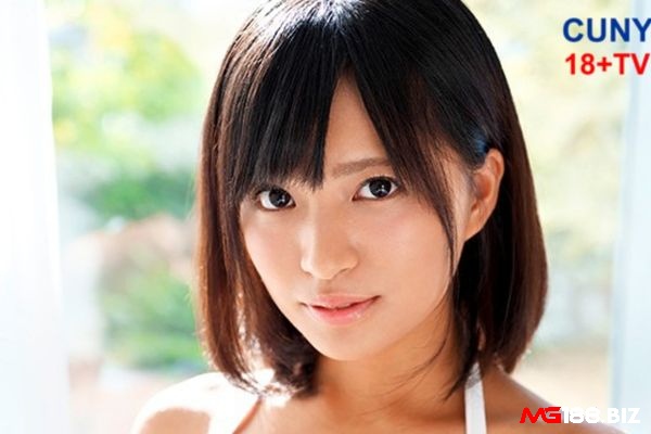 Akari là diễn viên xuất sắc trong ngành giải trí Nhật Bản
