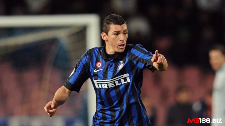 Lucio được coi là trung vệ số một thế giới nằm trong đội hình xuất sắc nhất Inter Milan
