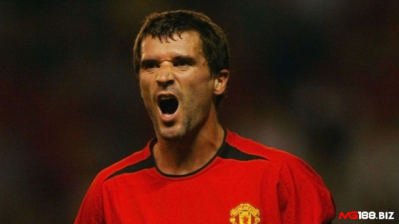 Roy Keane là tiền vệ trong Đội hình xuất sắc nhất Manchester United