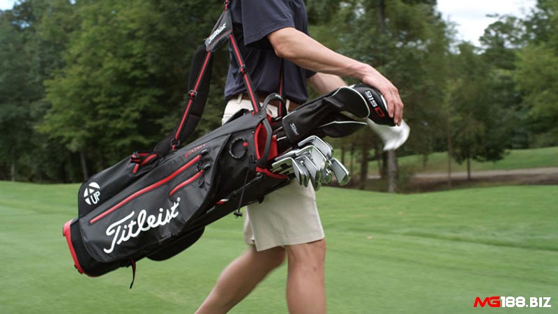 Túi đựng gậy golf giúp đựng gậy và nhiều dụng cụ khác