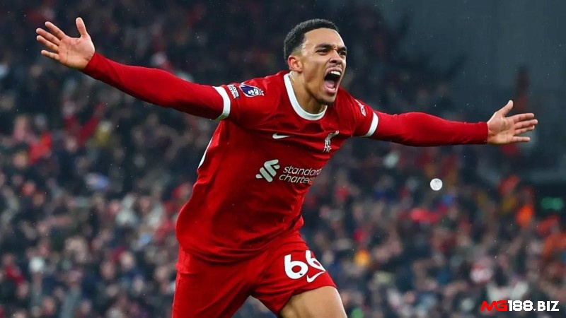 Hậu vệ cánh phải trong đội hình xuất sắc nhất Liverpool từng ra sân ở đấu trường Premier League