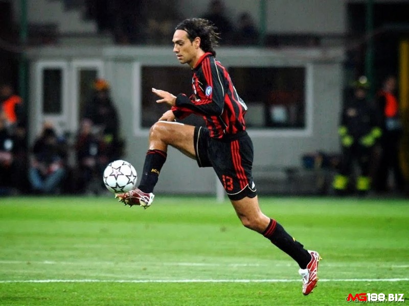 Đội hình xuất sắc nhất AC Milan ấn tượng nhất là Alessandro Nesta