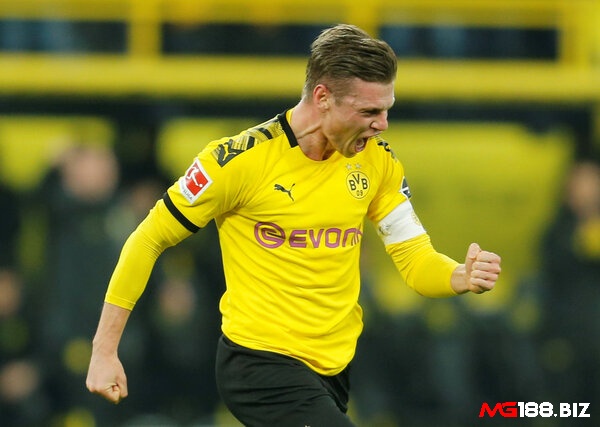 Piszczek có màn trình diễn ấn tượng trong màu áo của Dortmund 