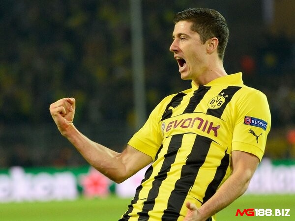 Lewandowski là cầu thủ chơi hay nhất của Dortmund 