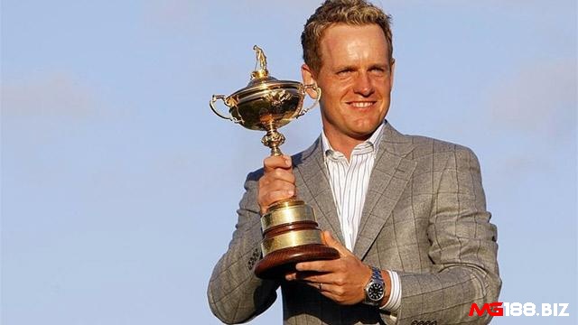 Trên sân golf, Luke Donald có rất nhiều thành tích cực kỳ nổi bật