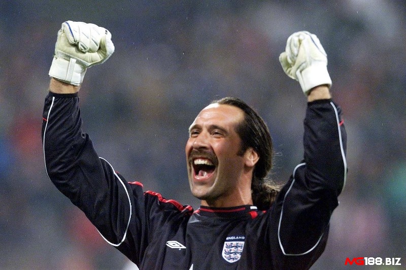 Trong đội hình xuất sắc nhất Arsenal vị trí thủ môn là David Seaman